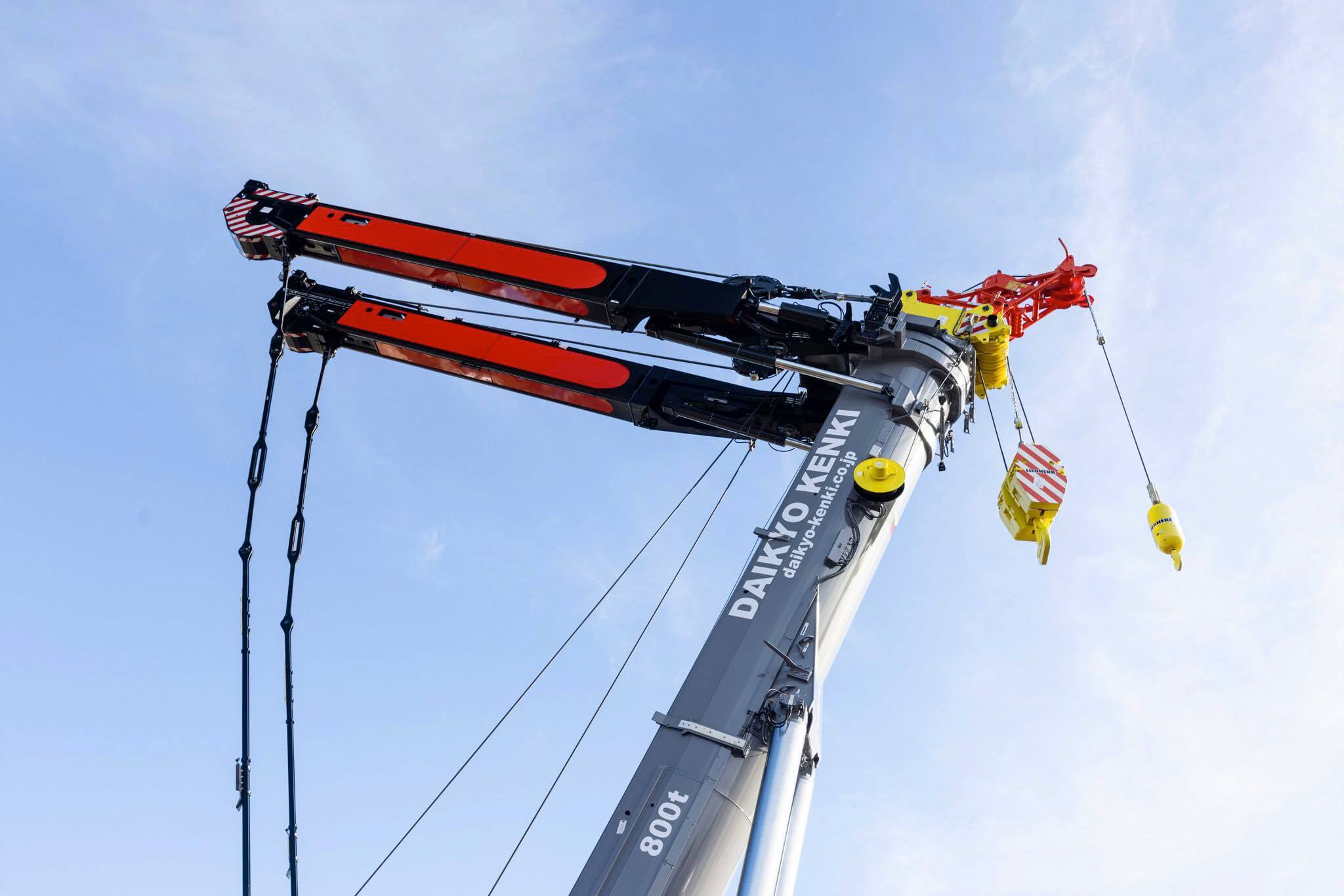 main visual crane hire 02